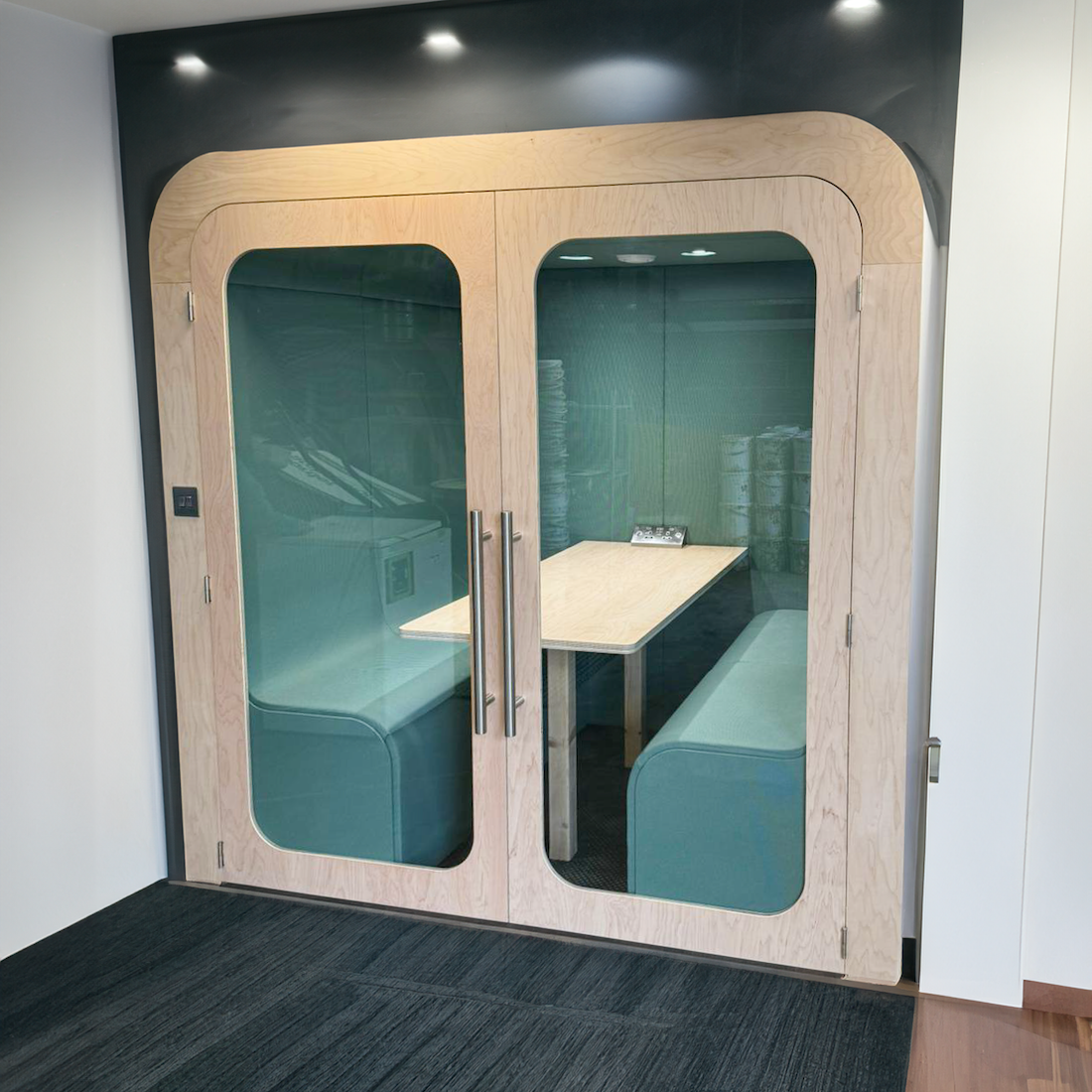 Four-Person Soundproof Meeting Room