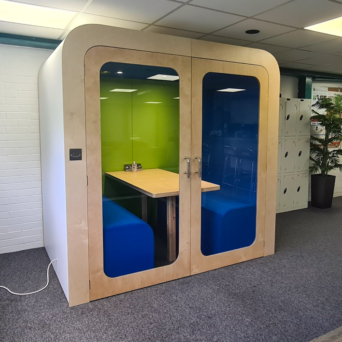 Four Person Soundproof Meeting Booth