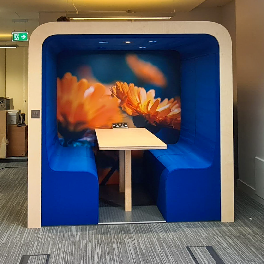 Four Person Soundproof Meeting Booth