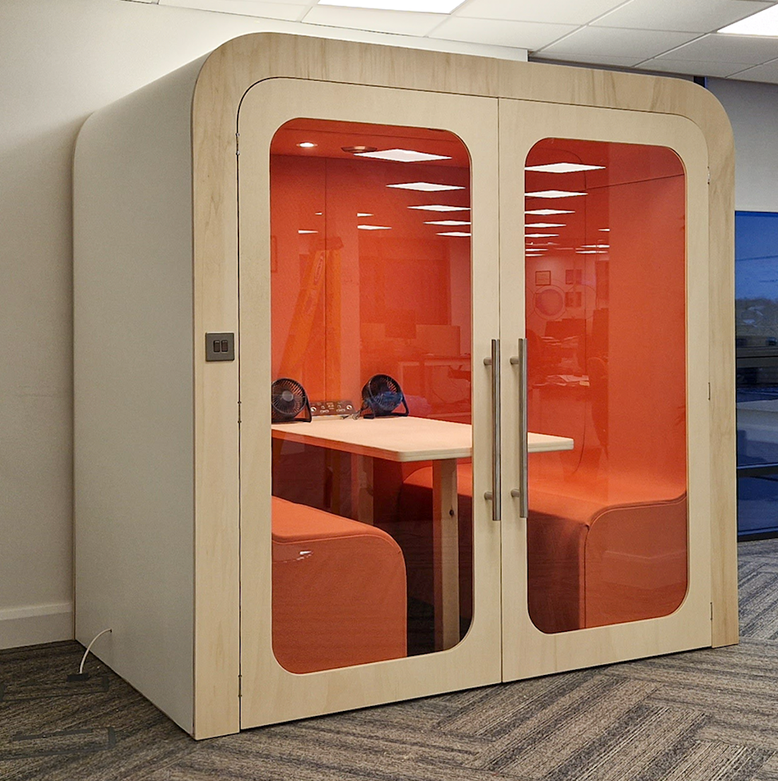 Four Person Soundproof Meeting Booth